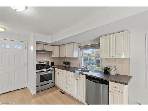 192 Dorchester Boulevard, St. Catharines, ON - Indoor Photo Showing Kitchen