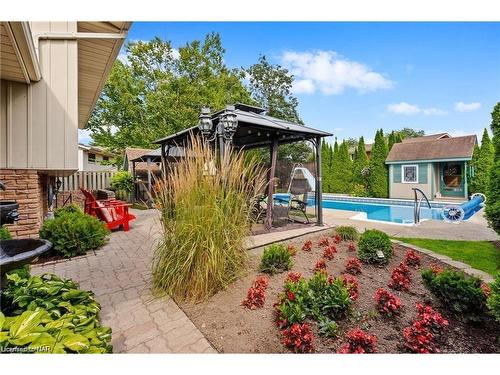 55 Sherwood Forest Trail, Welland, ON - Outdoor With In Ground Pool