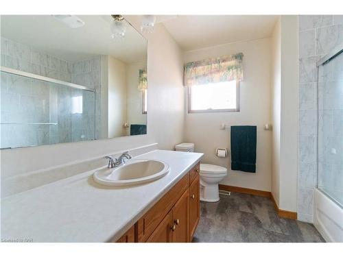 6702 Margaret Street, Niagara Falls, ON - Indoor Photo Showing Bathroom