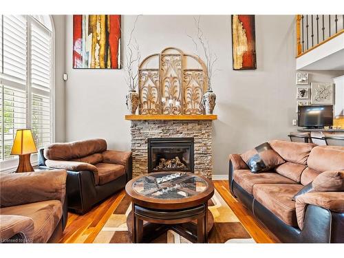 15 Auburn Court, Welland, ON - Indoor Photo Showing Living Room With Fireplace