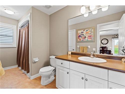 15 Auburn Court, Welland, ON - Indoor Photo Showing Bathroom