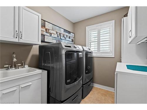 15 Auburn Court, Welland, ON - Indoor Photo Showing Laundry Room