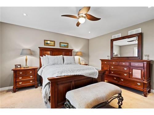 15 Auburn Court, Welland, ON - Indoor Photo Showing Bedroom