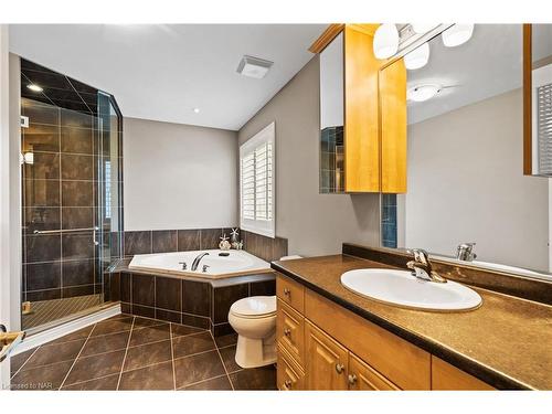 15 Auburn Court, Welland, ON - Indoor Photo Showing Bathroom