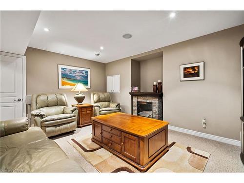 15 Auburn Court, Welland, ON - Indoor Photo Showing Living Room With Fireplace