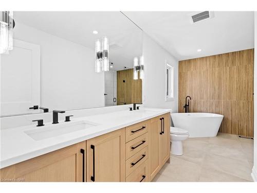 4217 Manson Lane, Lincoln, ON - Indoor Photo Showing Bathroom