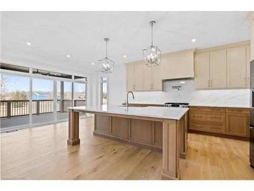 4217 Manson Lane, Lincoln, ON - Indoor Photo Showing Kitchen With Upgraded Kitchen