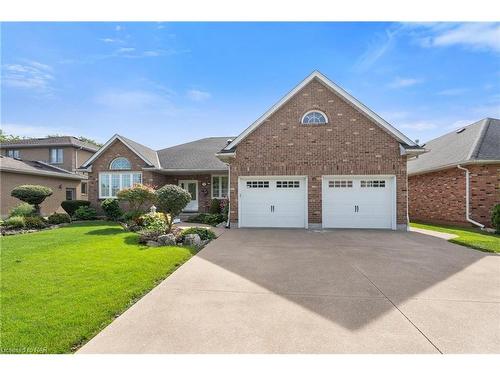 7712 Southwood Drive, Niagara Falls, ON - Outdoor With Facade