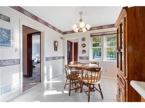 381 Niagara Street, St. Catharines, ON - Indoor Photo Showing Kitchen With Double Sink