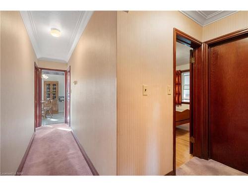 381 Niagara Street, St. Catharines, ON - Indoor Photo Showing Bedroom