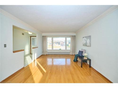 170 Iva Street, Welland, ON - Indoor Photo Showing Other Room