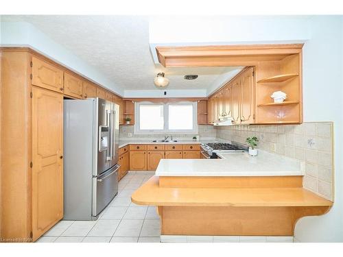 170 Iva Street, Welland, ON - Indoor Photo Showing Kitchen With Double Sink