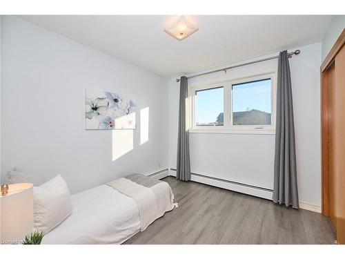 170 Iva Street, Welland, ON - Indoor Photo Showing Bedroom