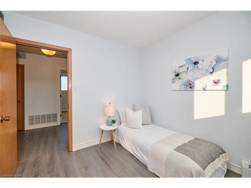 170 Iva Street, Welland, ON - Indoor Photo Showing Bedroom