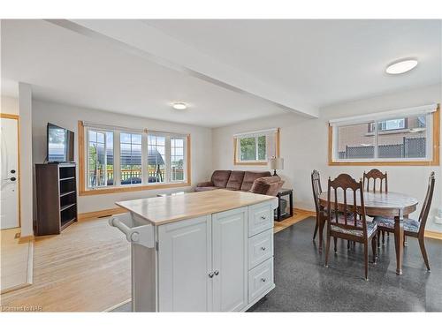 20 Parkhill Road, St. Catharines, ON - Indoor Photo Showing Dining Room