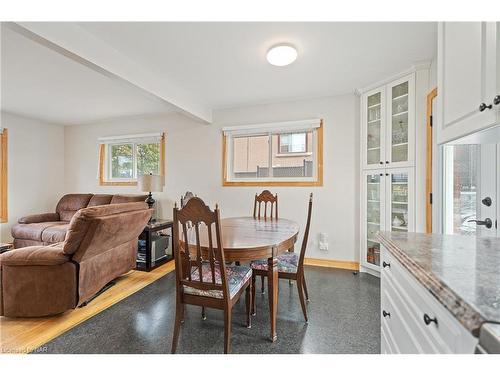 20 Parkhill Road, St. Catharines, ON - Indoor Photo Showing Dining Room