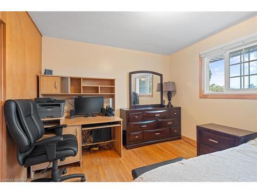 20 Parkhill Road, St. Catharines, ON - Indoor Photo Showing Office