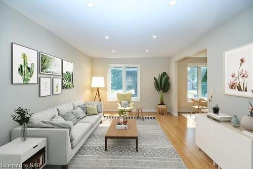 17 Kilkenny Drive, St. Catharines, ON - Indoor Photo Showing Living Room