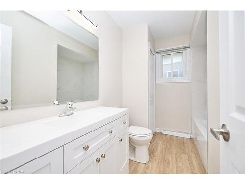 17 Kilkenny Drive, St. Catharines, ON - Indoor Photo Showing Bathroom