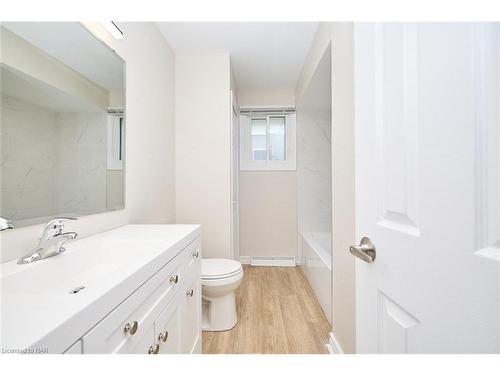 17 Kilkenny Drive, St. Catharines, ON - Indoor Photo Showing Bathroom