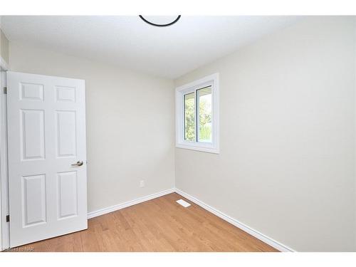 17 Kilkenny Drive, St. Catharines, ON - Indoor Photo Showing Other Room