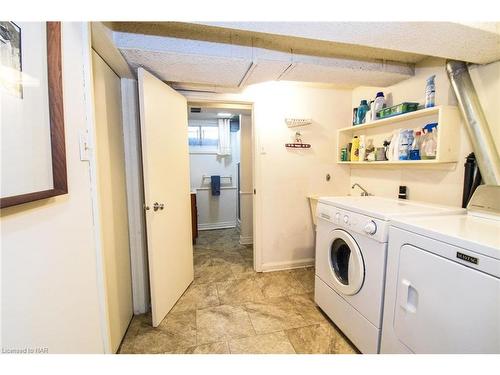 105 Glenwood Avenue, St. Catharines, ON - Indoor Photo Showing Laundry Room