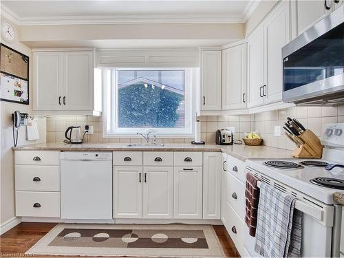 40 Longford Crescent, St. Catharines, ON - Indoor Photo Showing Kitchen