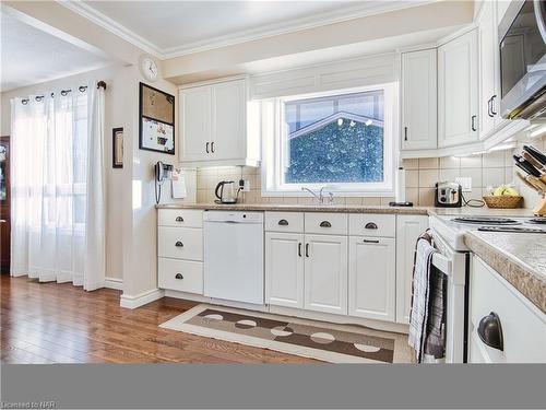 40 Longford Crescent, St. Catharines, ON - Indoor Photo Showing Kitchen