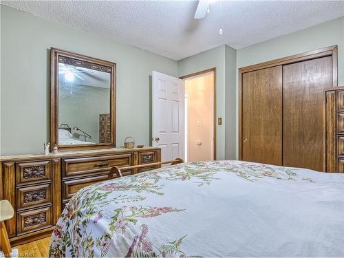 40 Longford Crescent, St. Catharines, ON - Indoor Photo Showing Bedroom