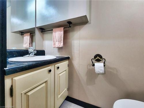 40 Longford Crescent, St. Catharines, ON - Indoor Photo Showing Bathroom