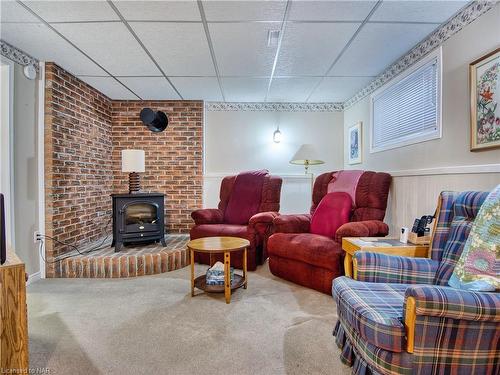 40 Longford Crescent, St. Catharines, ON - Indoor Photo Showing Living Room With Fireplace