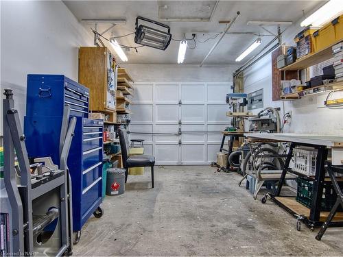 40 Longford Crescent, St. Catharines, ON - Indoor Photo Showing Garage