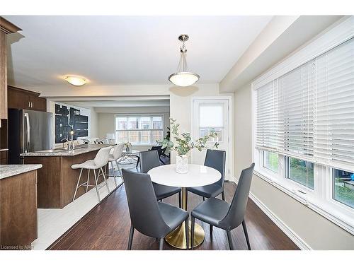 4468 Shuttleworth Drive, Niagara Falls, ON - Indoor Photo Showing Dining Room