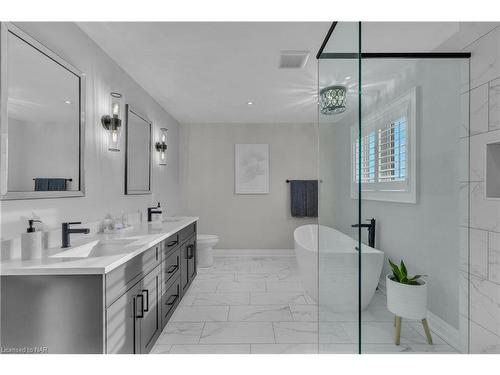 22 Swan Avenue, Fonthill, ON - Indoor Photo Showing Bathroom