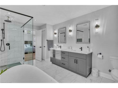 22 Swan Avenue, Fonthill, ON - Indoor Photo Showing Bathroom