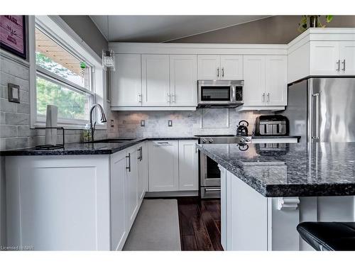 1772 Abingdon Road, Caistor Centre, ON - Indoor Photo Showing Kitchen With Stainless Steel Kitchen With Upgraded Kitchen