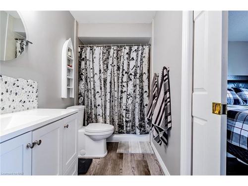 1772 Abingdon Road, Caistor Centre, ON - Indoor Photo Showing Bathroom