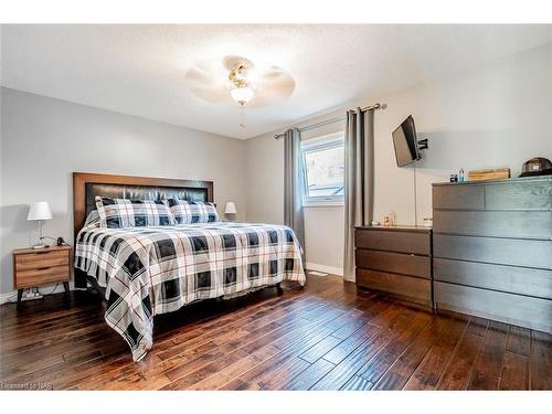 1772 Abingdon Road, Caistor Centre, ON - Indoor Photo Showing Bedroom