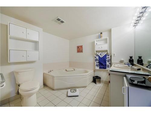 309-162 Martindale Road, St. Catharines, ON - Indoor Photo Showing Bathroom