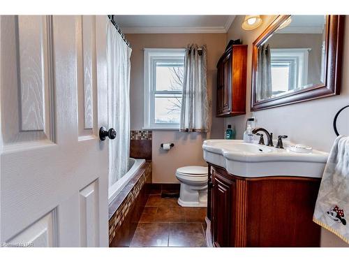 3483 River Trail Crescent, Stevensville, ON - Indoor Photo Showing Bathroom