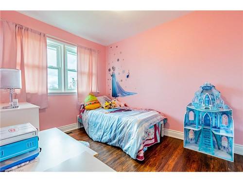 3483 River Trail Crescent, Stevensville, ON - Indoor Photo Showing Bedroom