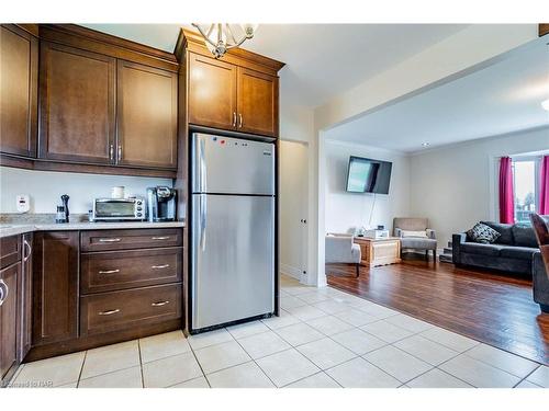 3483 River Trail Crescent, Stevensville, ON - Indoor Photo Showing Kitchen