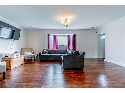 3483 River Trail Crescent, Stevensville, ON - Indoor Photo Showing Living Room