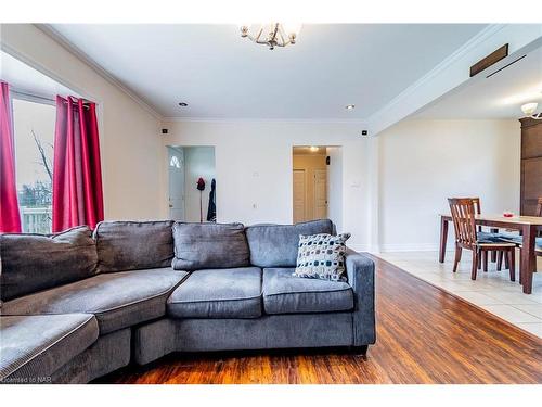 3483 River Trail Crescent, Stevensville, ON - Indoor Photo Showing Living Room