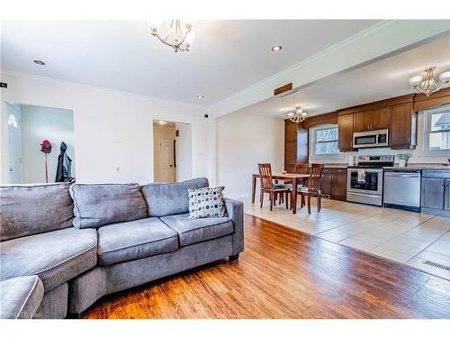 3483 River Trail Crescent, Stevensville, ON - Indoor Photo Showing Living Room