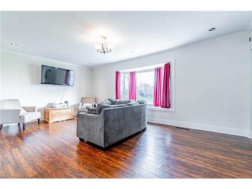 3483 River Trail Crescent, Stevensville, ON - Indoor Photo Showing Living Room