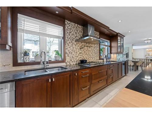 1081 Vansickle Road N, St. Catharines, ON - Indoor Photo Showing Kitchen With Double Sink