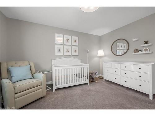 7 Mcfarland Street Street, Thorold, ON - Indoor Photo Showing Bedroom