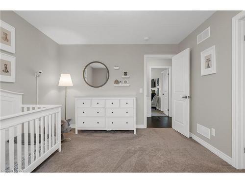 7 Mcfarland Street Street, Thorold, ON - Indoor Photo Showing Bedroom