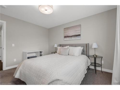 7 Mcfarland Street Street, Thorold, ON - Indoor Photo Showing Bedroom